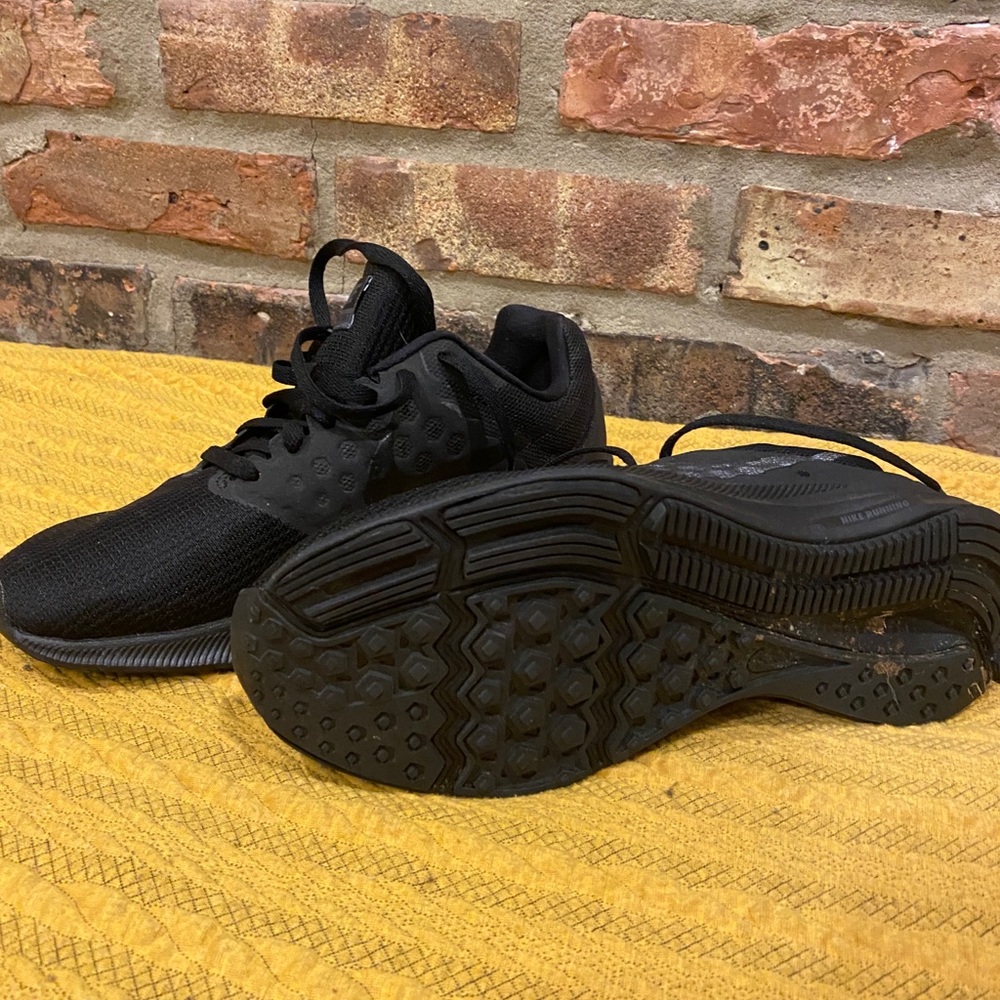 Worn once Nike Downshifter 7 - Black. Exc Cond
